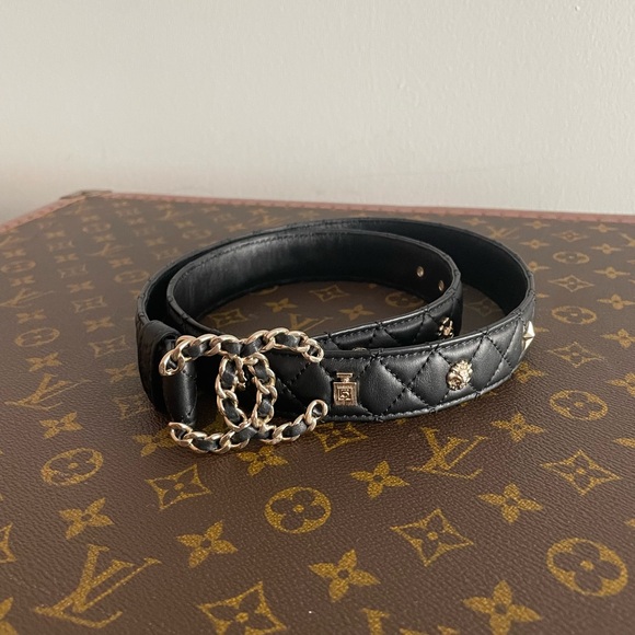 Vintage Chanel CC Belt - Picture 2 of 6